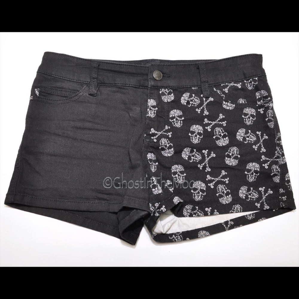 ROYAL BONES by TRIPP Skull Black Shorts sz 3